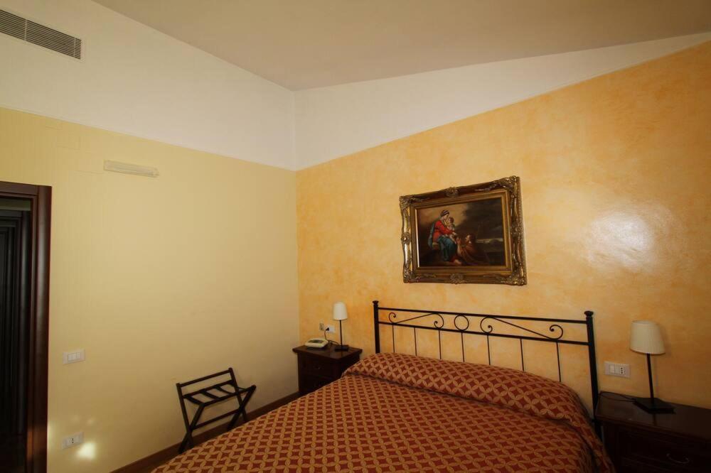 La Vecchia Fattoria Hotel Loreto Exterior photo