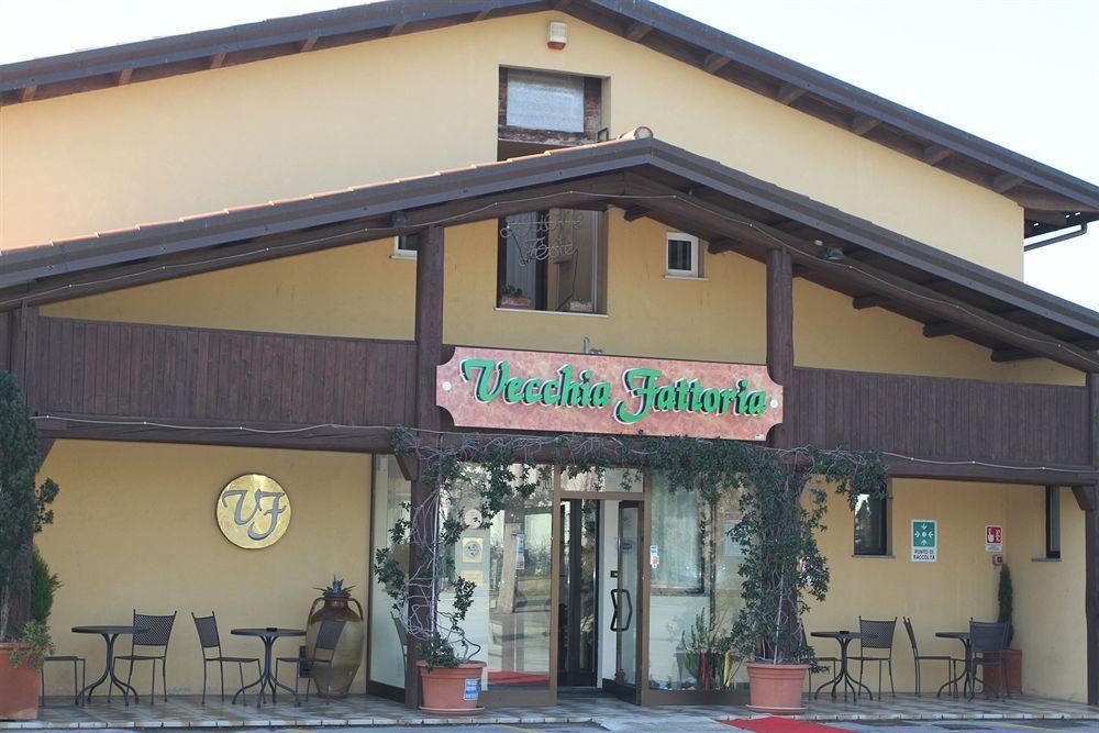 La Vecchia Fattoria Hotel Loreto Exterior photo